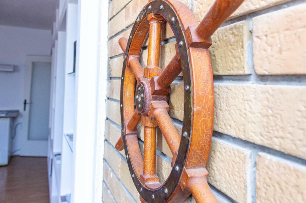 Apartman "Soba Sa Pogledom" Golubac Exterior foto